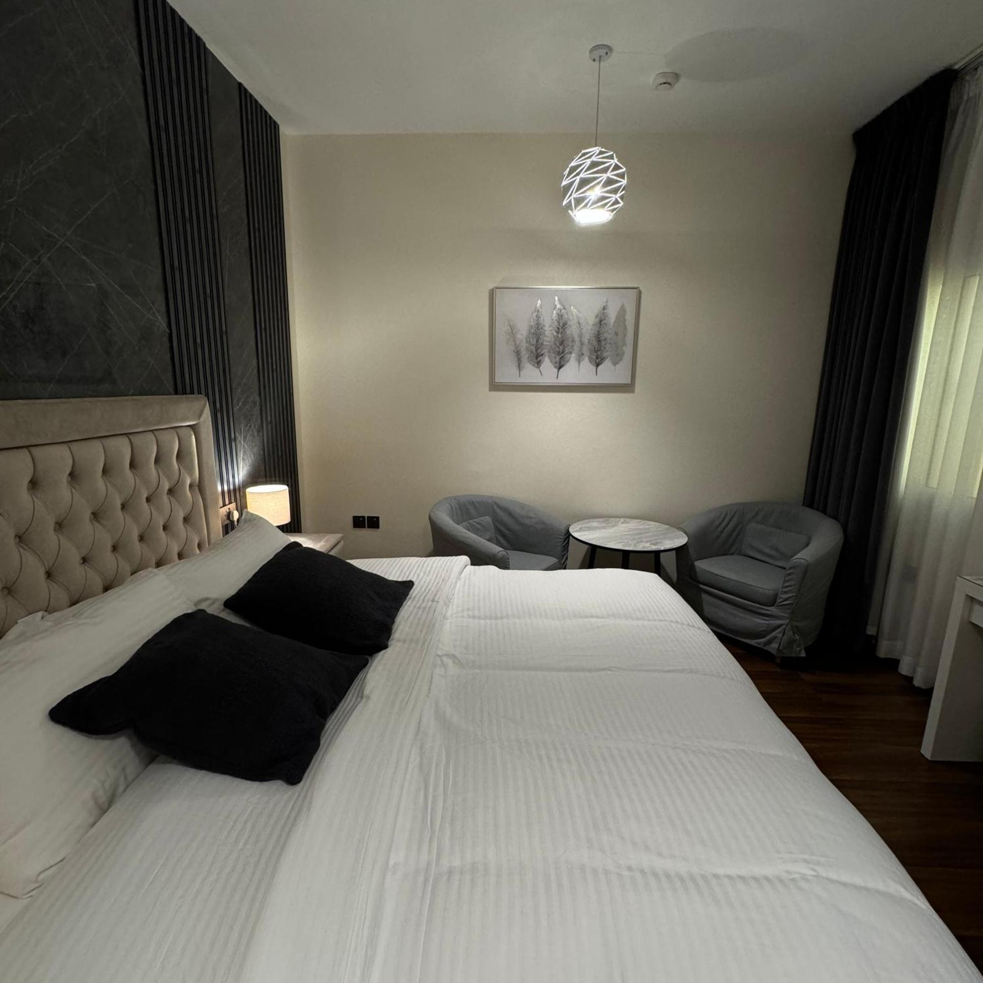 The Elegance Rooms Νάζουα Εξωτερικό φωτογραφία